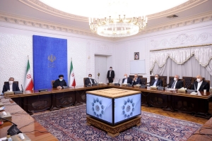 تم اللقاء بین الرئيس إبراهيم رئيسي و کیوان کاشفي رئیس غرفة کرمانشاه و وعضو مجلس إدارة غرفة إيران ، إلى جانب أعضاء آخرين في لمجس الغرفة التجاریة ، والصناعة والمناجم والزراعة الإيرانية.